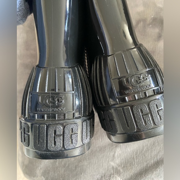 NWOT Ugg Drizlita Rain Boots Size 8 ☔️ - Picture 4 of 7